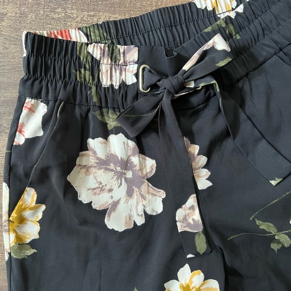 Dynamite Floral Work Joggers - Picture 3 of 4